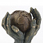 Скульптура "Мир в твоих руках" с логотипом в Самаре заказать по выгодной цене в кибермаркете AvroraStore