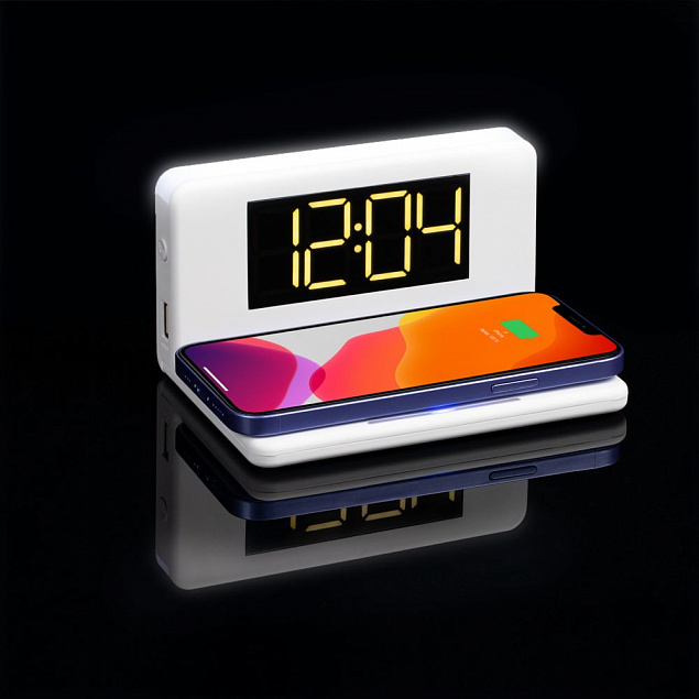 Часы настольные с беспроводным зарядным устройством Pitstop, белые с логотипом в Самаре заказать по выгодной цене в кибермаркете AvroraStore
