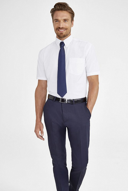 Рубашка мужская с коротким рукавом BRISBANE, белая с логотипом в Самаре заказать по выгодной цене в кибермаркете AvroraStore