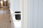 Стакан из боросиликатного стекла Ukiyo с силиконовой крышкой и держателем с логотипом в Самаре заказать по выгодной цене в кибермаркете AvroraStore