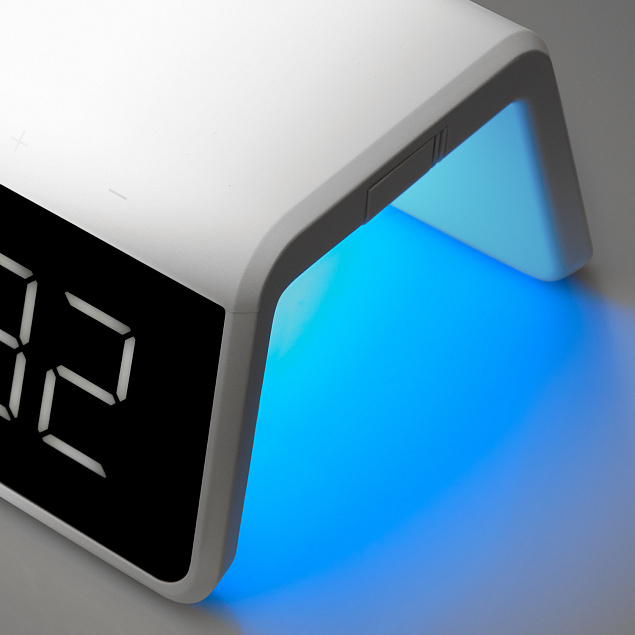 Настольные часы с беспроводной зарядкой 15W, Flame, белый цвет с логотипом в Самаре заказать по выгодной цене в кибермаркете AvroraStore