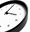 Часы настенные Flash, белые с черным с логотипом в Самаре заказать по выгодной цене в кибермаркете AvroraStore