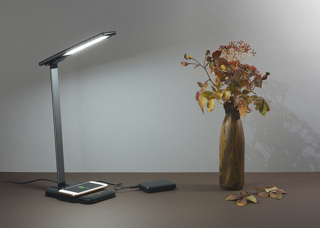 Лампа с беспроводным зарядным устройством "High Light" с логотипом в Самаре заказать по выгодной цене в кибермаркете AvroraStore