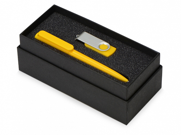 Подарочный набор Qumbo с ручкой и флешкой с логотипом в Самаре заказать по выгодной цене в кибермаркете AvroraStore