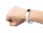 Силиконовый браслет Brisky с металлическим шильдом, белый с логотипом в Самаре заказать по выгодной цене в кибермаркете AvroraStore