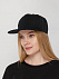 Бейсболка Snapback с прямым козырьком, черная с логотипом в Самаре заказать по выгодной цене в кибермаркете AvroraStore